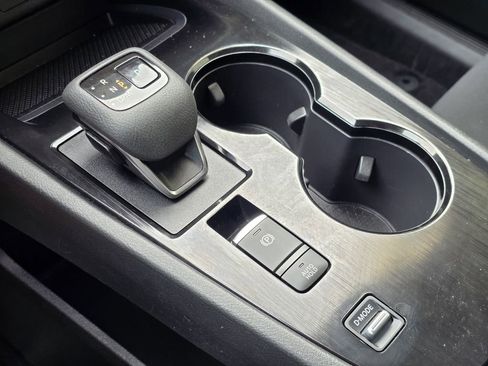 Used 2023 Nissan Rogue S image 15