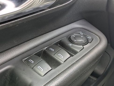 Used 2022 GMC Terrain SLE w/ Elevation Edition image 12