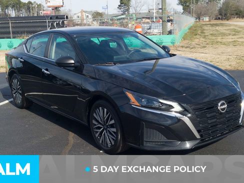 Used 2024 Nissan Altima 2.5 SV image 3
