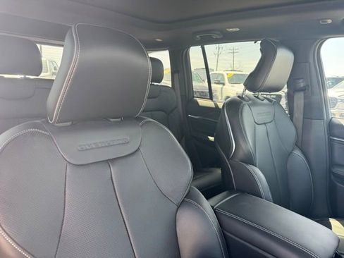 New 2024 Jeep Grand Cherokee Overland w/ Advanced Protech Group III AWD/4WD image 28