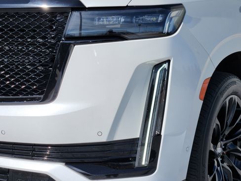 Used 2021 Cadillac Escalade Sport AWD/4WD image 11