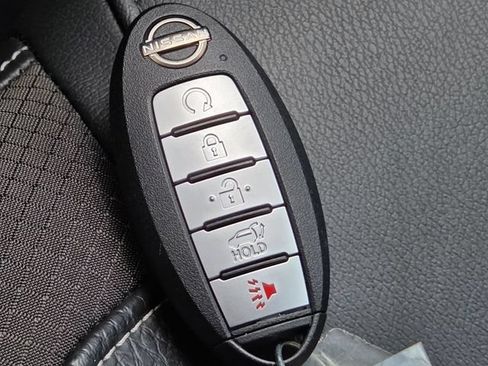 Used 2022 Nissan Pathfinder SL AWD/4WD image 37