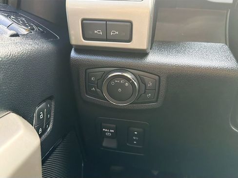 Used 2020 Ford F150 Lariat w/ Equipment Group 502A Luxury AWD/4WD image 10