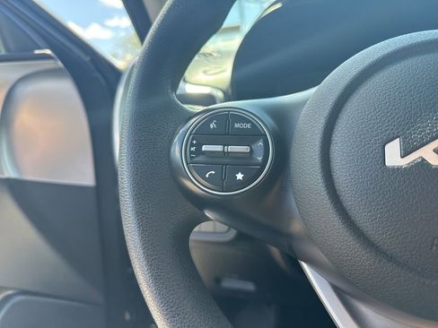 Used 2023 Kia Soul LX w/ LX Technology Package FWD image 9