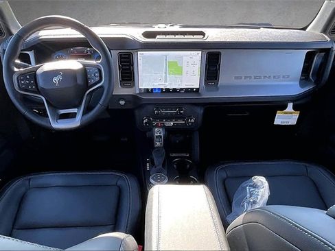 New 2025 Ford Bronco Outer Banks w/ Sasquatch Package image 4