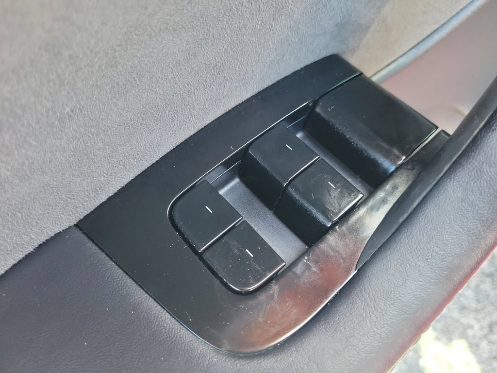 Used 2021 Tesla Model Y Long Range AWD/4WD image 13