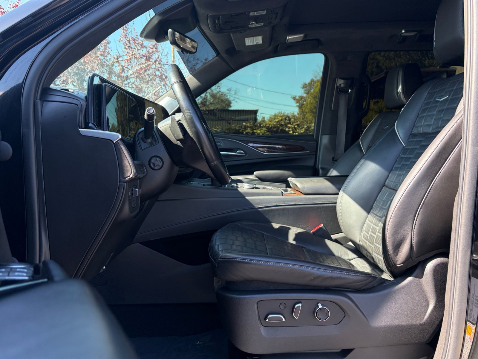 Used 2021 Cadillac Escalade Sport Platinum AWD/4WD image 11