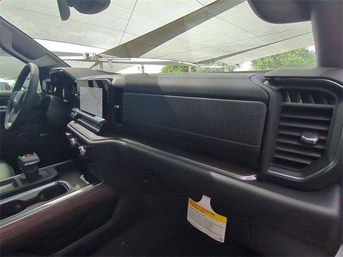 New 2025 GMC Sierra 1500 SLT image 30