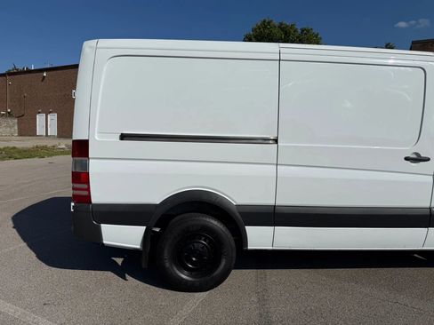 Used 2016 Mercedes-Benz Sprinter 2500 w/ Convenience Package image 32