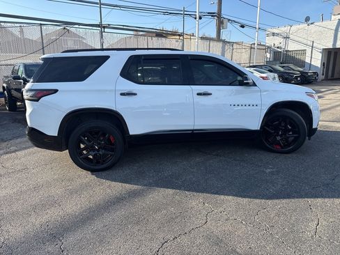 Used 2021 Chevrolet Traverse Premier w/ Redline Edition image 8