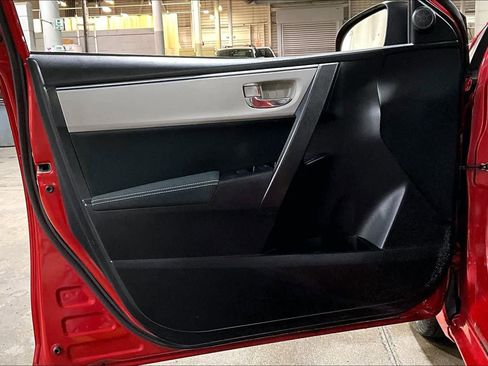 Used 2015 Toyota Corolla LE image 21