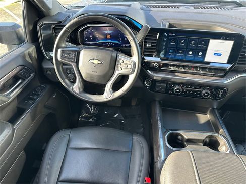Used 2024 Chevrolet Silverado 2500 LTZ w/ LTZ Convenience Package image 19