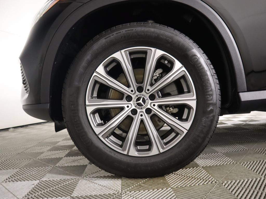 Used 2025 Mercedes-Benz GLC 300 image 30