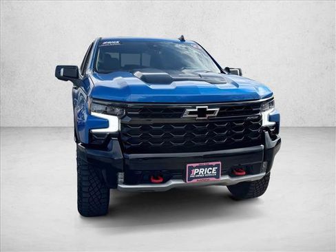 Used 2023 Chevrolet Silverado 1500 ZR2 w/ Technology Package image 3