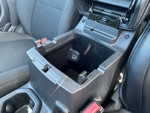 Used 2021 Jeep Wrangler Unlimited Sport S image 37