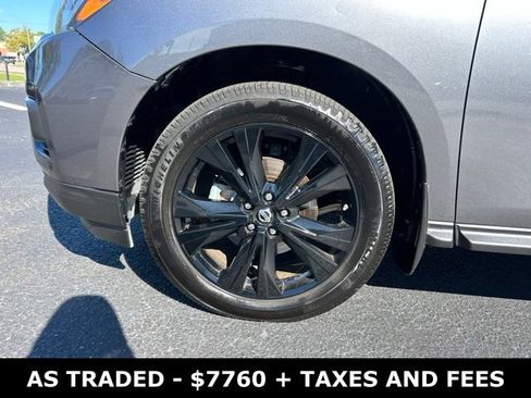 Used 2018 Nissan Pathfinder SL w/ Midnight Edition Package image 9