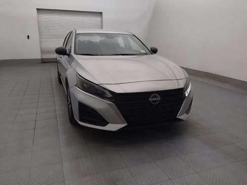 Used 2024 Nissan Altima 2.5 SV image 14