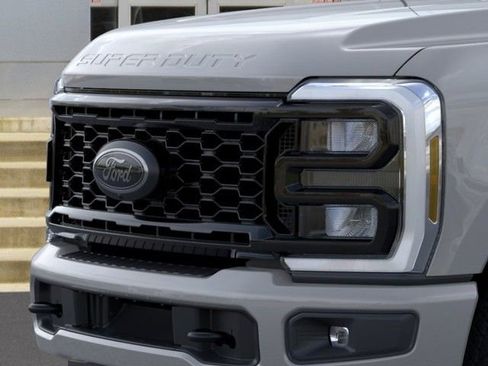 New 2026 Ford F250 XLT w/ XLT Premium Package AWD/4WD image 17
