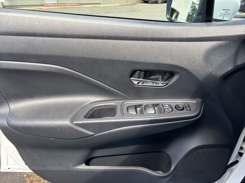 Used 2025 Nissan Versa SV image 18