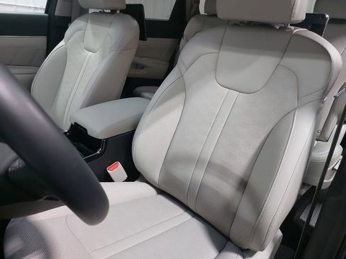 Used 2025 Kia Sorento SX image 16