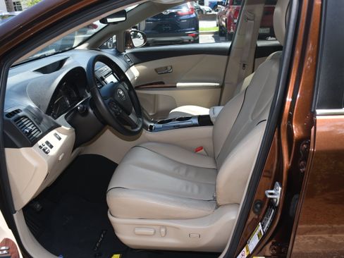Used 2014 Toyota Venza XLE AWD/4WD image 7