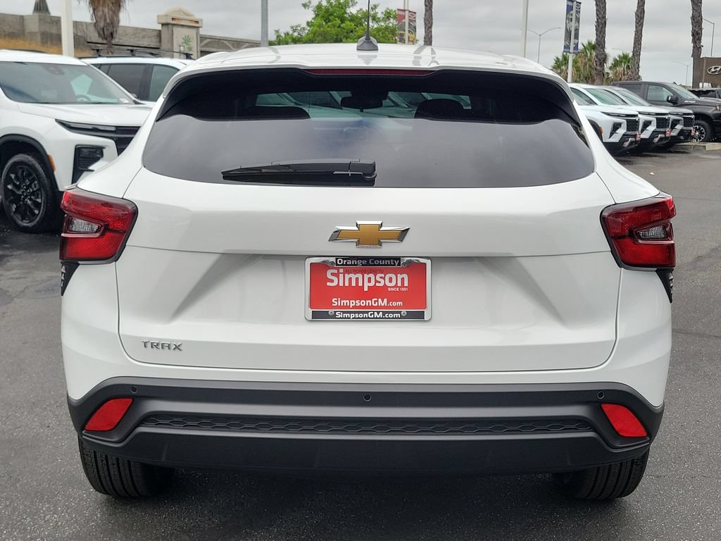 New 2026 Chevrolet Trax LS w/ LS Convenience Package FWD image 20