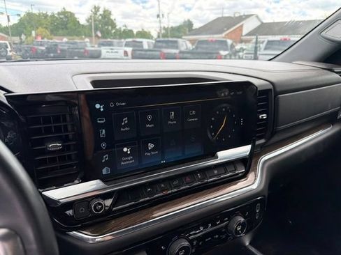 Used 2024 Chevrolet Silverado 1500 LT AWD/4WD image 10