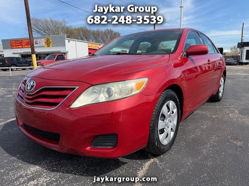 Used 2010 Toyota Camry LE FWD image 1