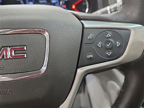 Used 2023 GMC Acadia SLT w/ Technology Package image 19