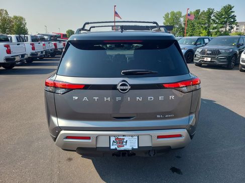 Used 2024 Nissan Pathfinder SL w/ SL Premium Package AWD/4WD image 9