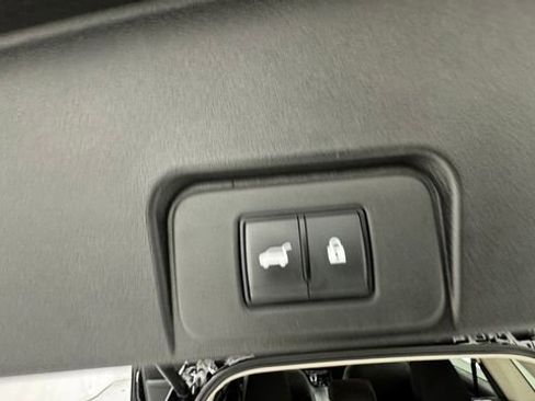 Certified 2025 Nissan Rogue SV AWD/4WD image 16