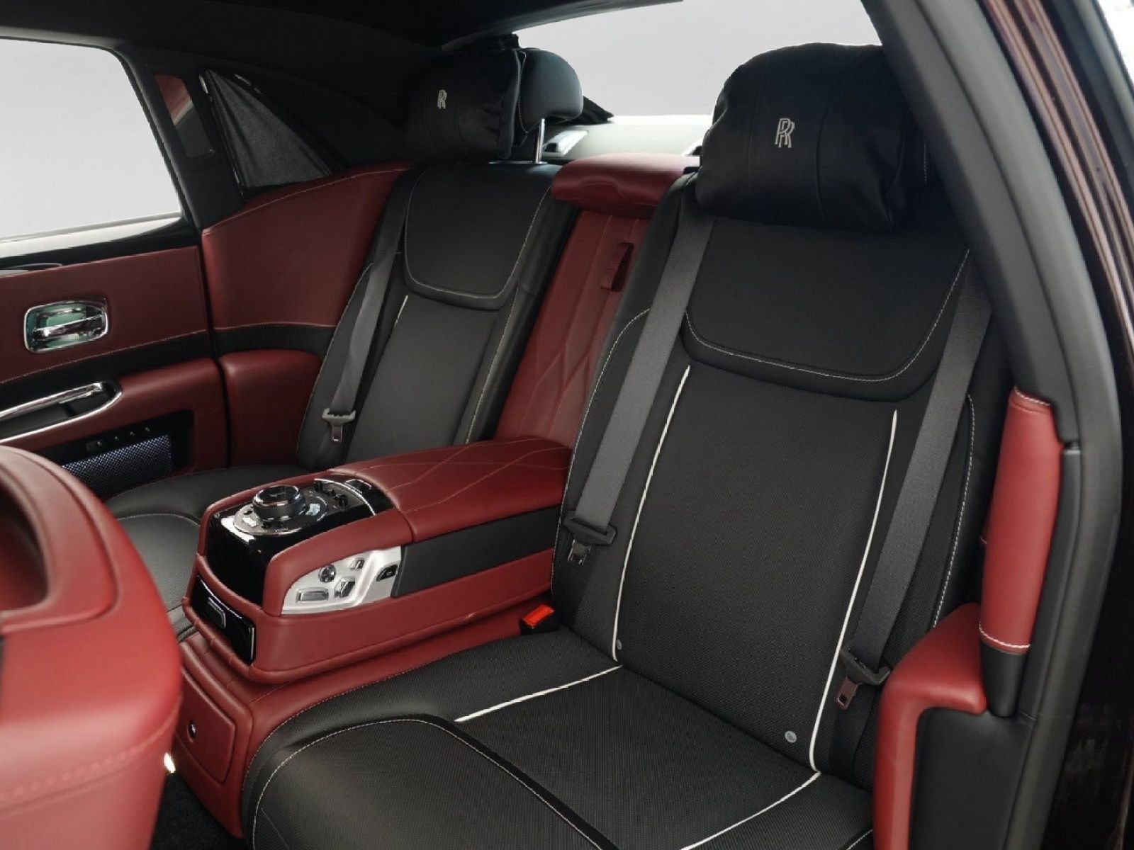 Used 2020 Rolls-Royce Ghost RWD image 13