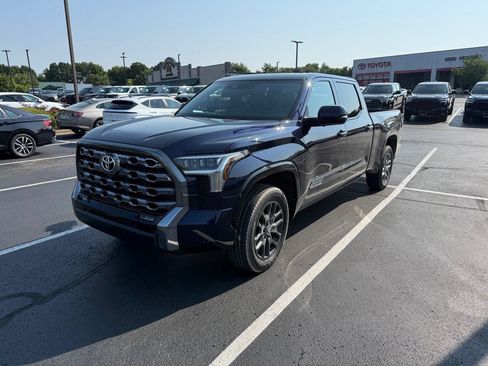 Used 2025 Toyota Tundra Platinum AWD/4WD image 3