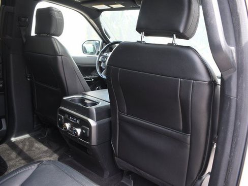Used 2019 Ford Expedition Limited w/ Equipment Group 302A AWD/4WD image 28
