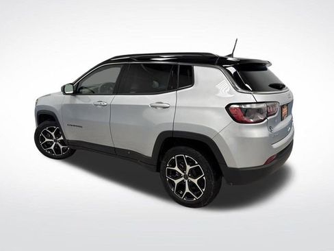 Certified 2025 Jeep Compass Limited image 3