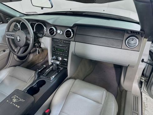 Used 2006 Ford Mustang Convertible image 21