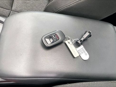 Used 2024 Honda Accord EX image 11