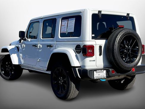 Used 2024 Jeep Wrangler Unlimited Sahara image 11