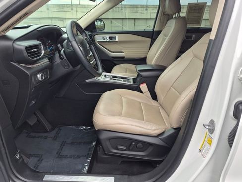 Used 2022 Ford Explorer Limited w/ Equipment Group 301A RWD image 16
