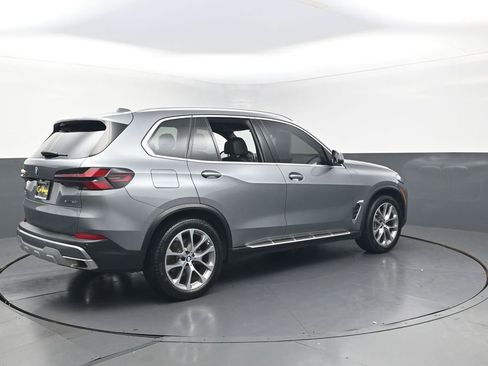 Used 2024 BMW X5 xDrive40i w/ Premium Package AWD/4WD image 8