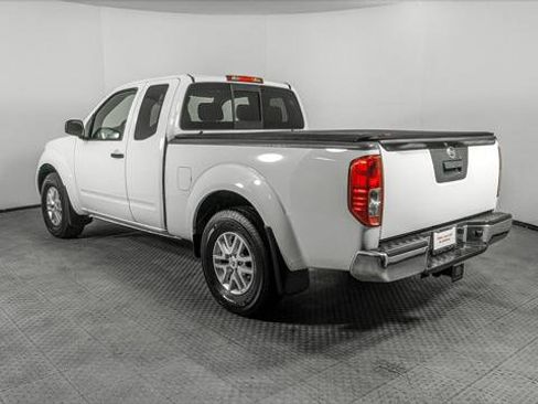 Used 2019 Nissan Frontier SV image 5