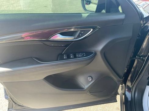 Used 2023 Buick Envision Essence w/ Sport Touring Package AWD/4WD image 31
