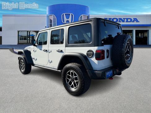 Used 2024 Jeep Wrangler Rubicon image 4