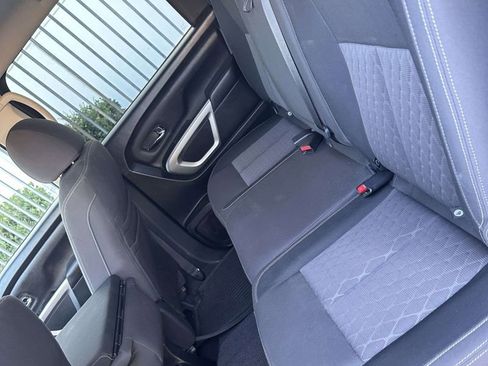 Used 2022 Nissan Titan SV image 6