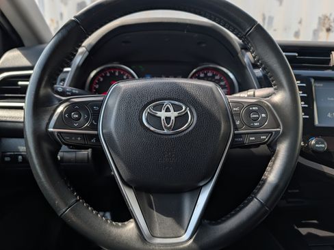 Used 2018 Toyota Camry XSE FWD image 25