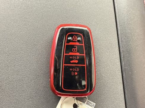 Used 2022 Toyota Highlander XSE AWD/4WD image 42