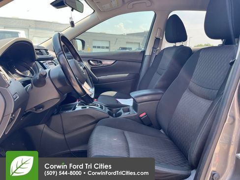 Used 2020 Nissan Rogue SV w/ Premium Package AWD/4WD image 5