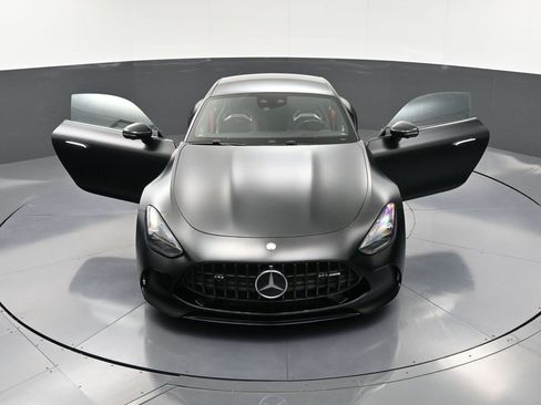 Used 2025 Mercedes-Benz AMG GT 63 image 34