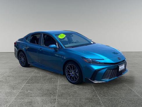 Used 2026 Toyota Camry SE FWD image 7