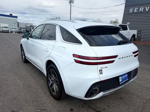 Used 2023 Genesis GV70 2.5T w/ Select Package AWD/4WD image 3